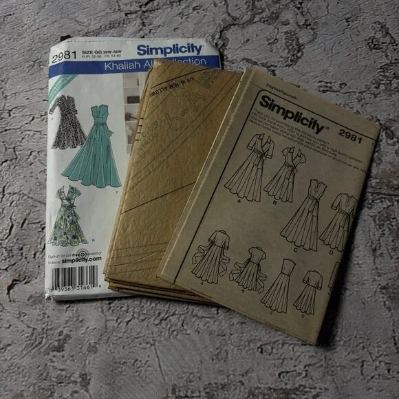 Simplicity Pattern 2981 GG for Women's Dress in Two Lengths - Picture 3 of 3